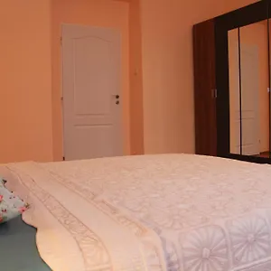Jurincom Apartment